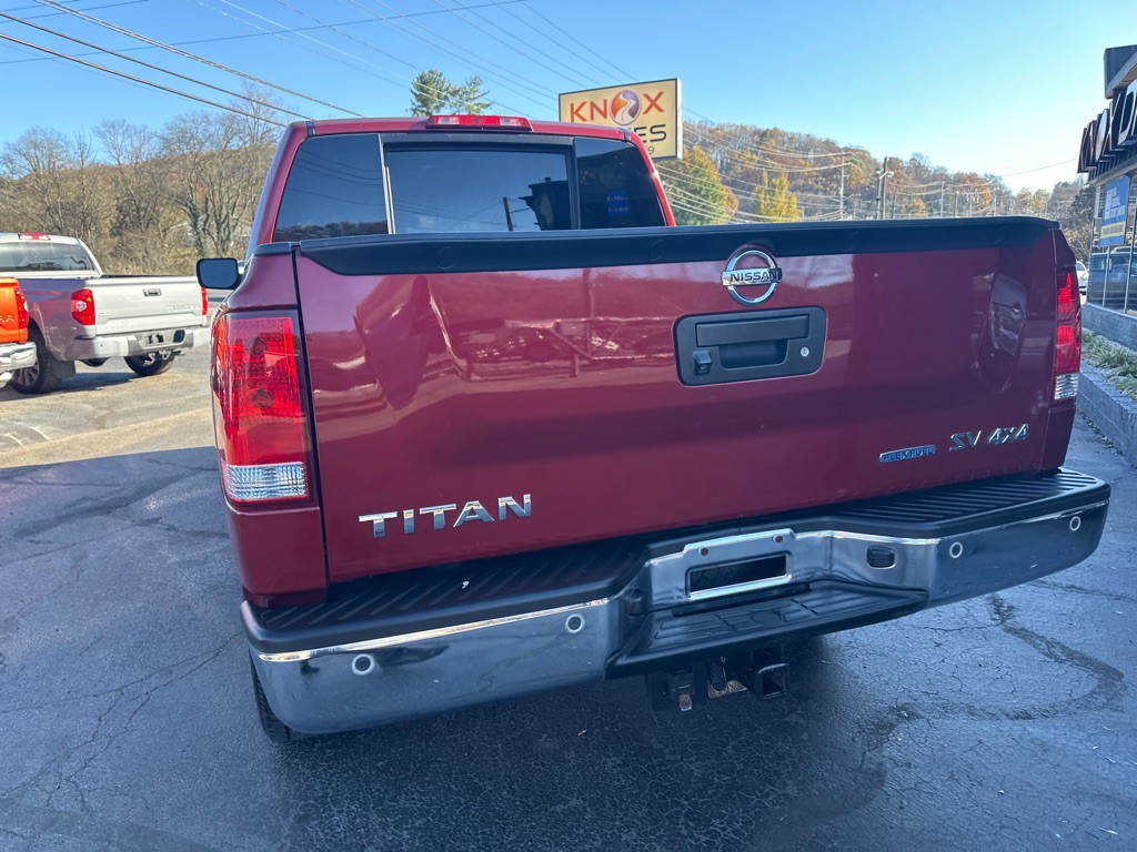 2015 Nissan Titan Image 2