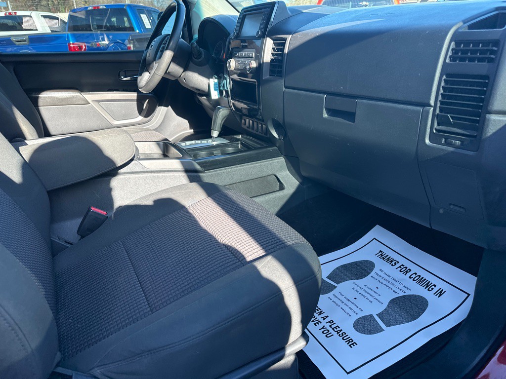 2015 Nissan Titan Image 7