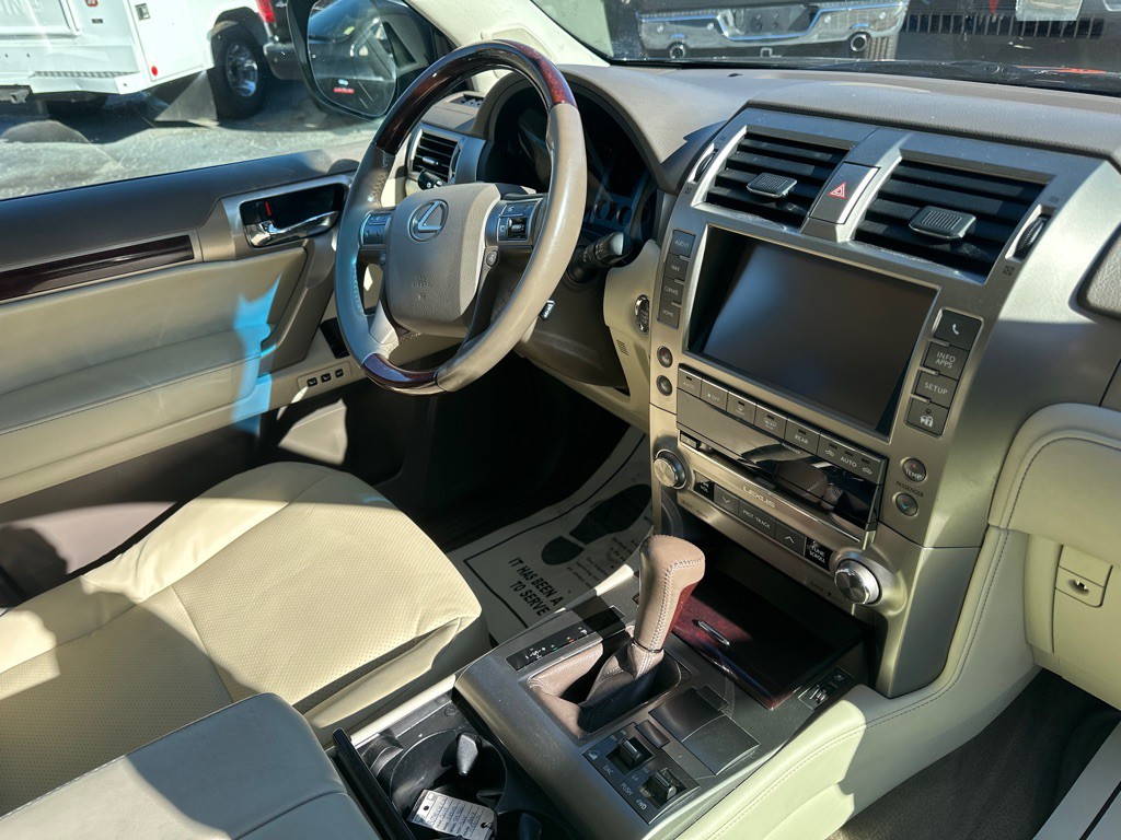 2014 Lexus GX Image 8