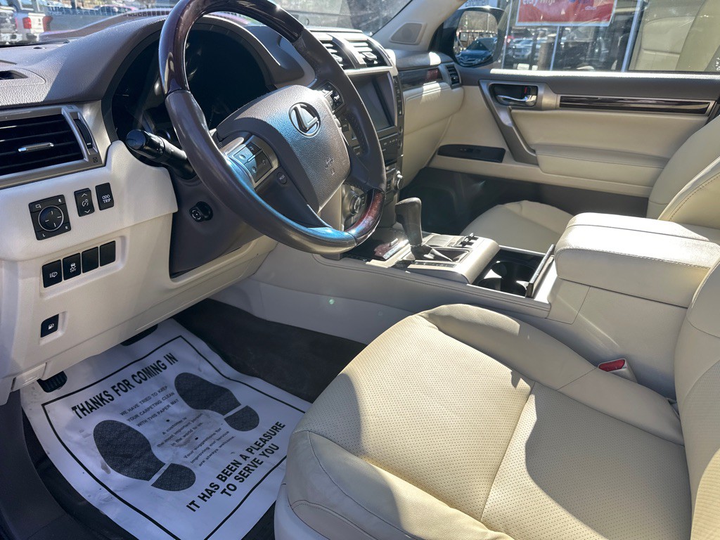 2014 Lexus GX Image 16