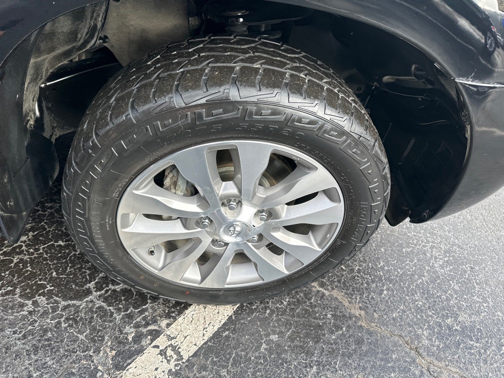 2011 Toyota Sequoia Image 6