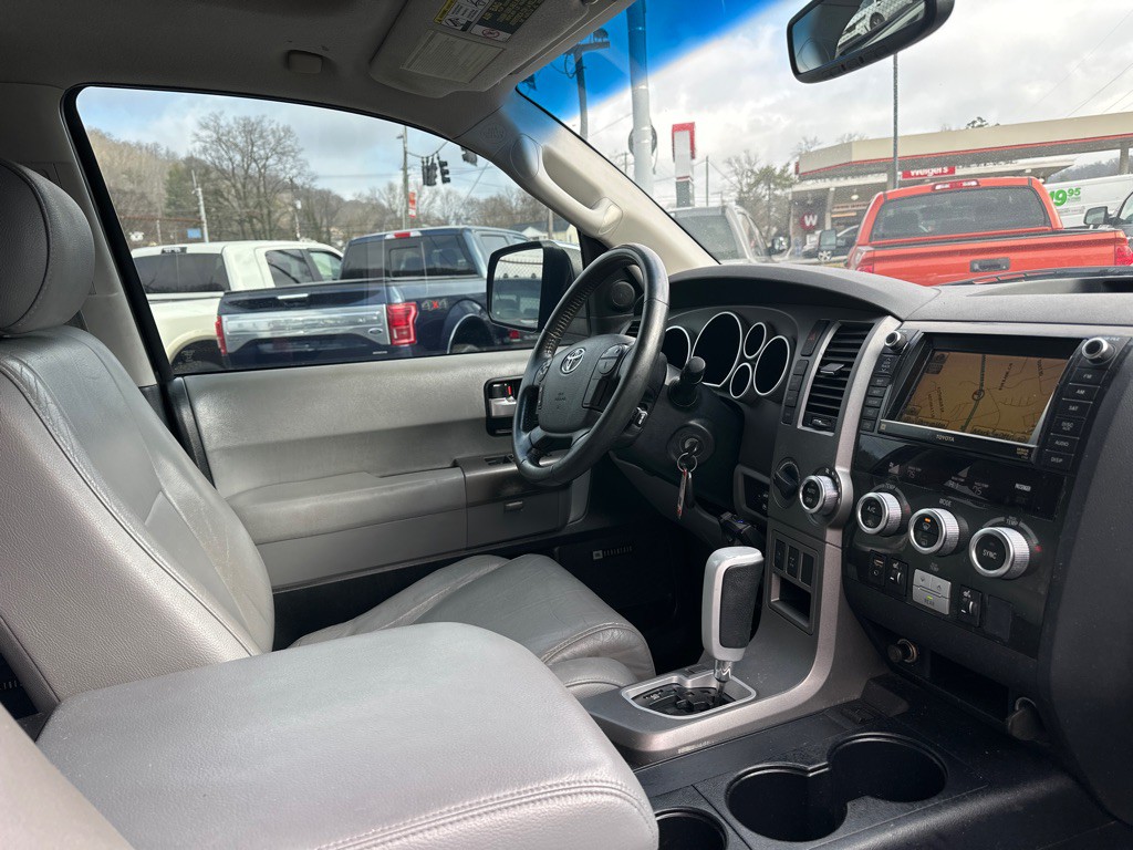 2011 Toyota Sequoia Image 8