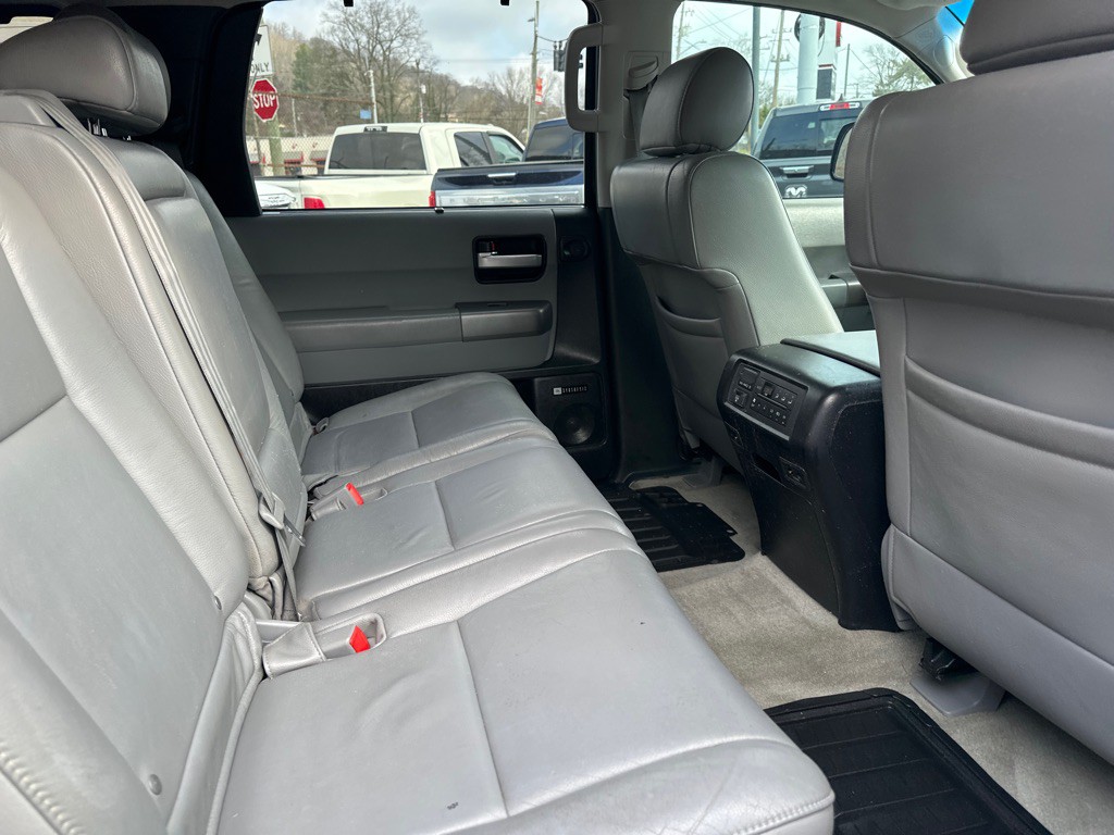 2011 Toyota Sequoia Image 10