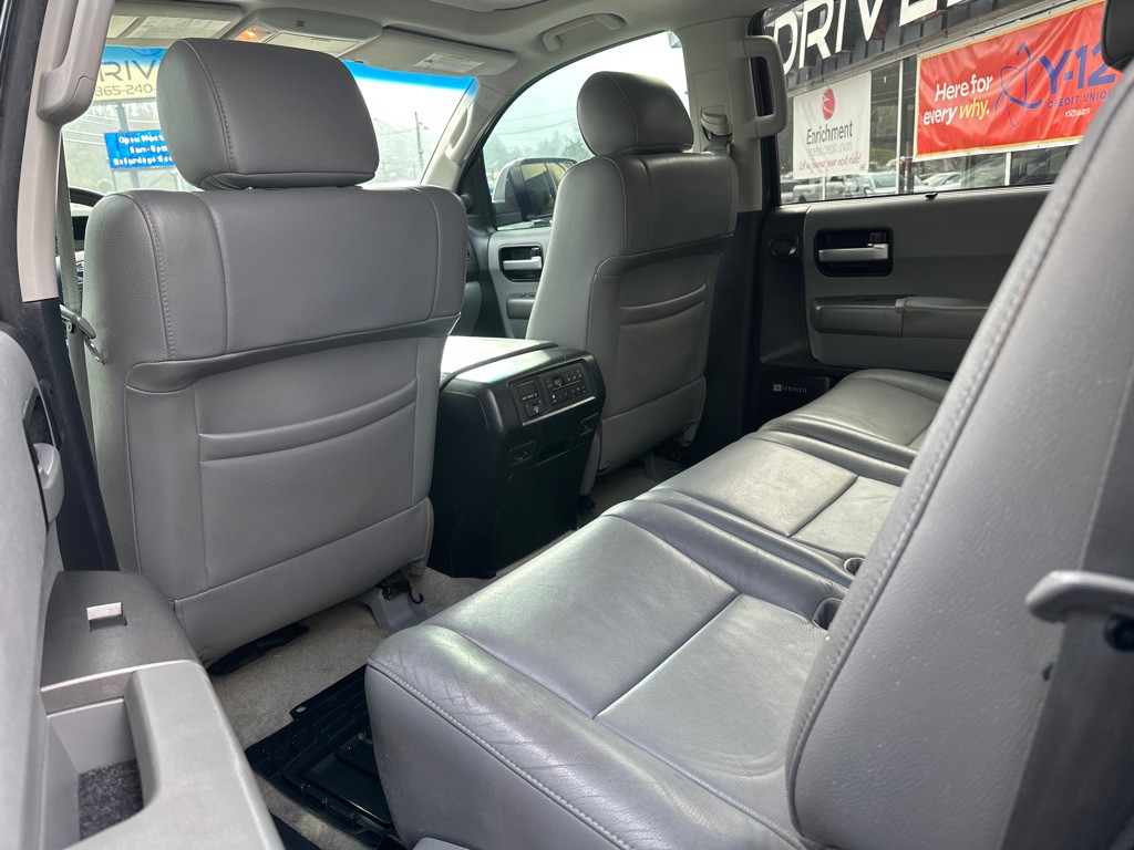 2011 Toyota Sequoia Image 16