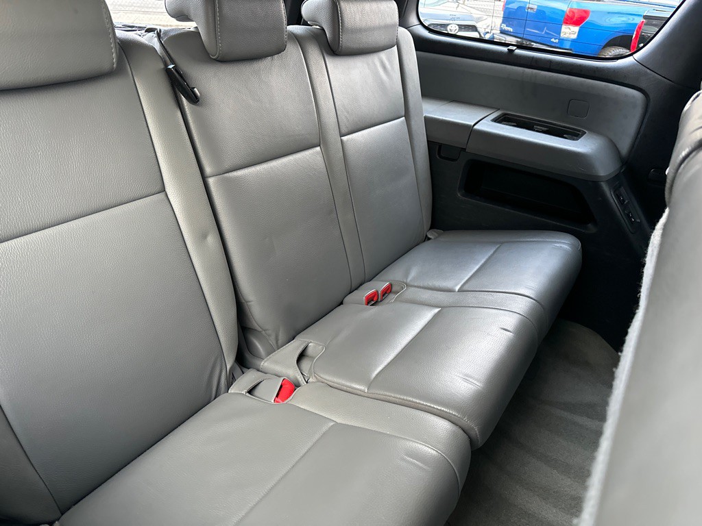 2011 Toyota Sequoia Image 14
