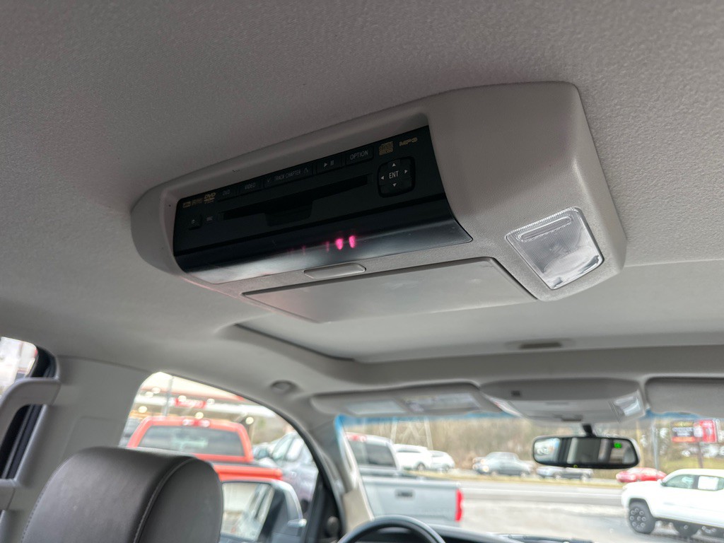 2011 Toyota Sequoia Image 15