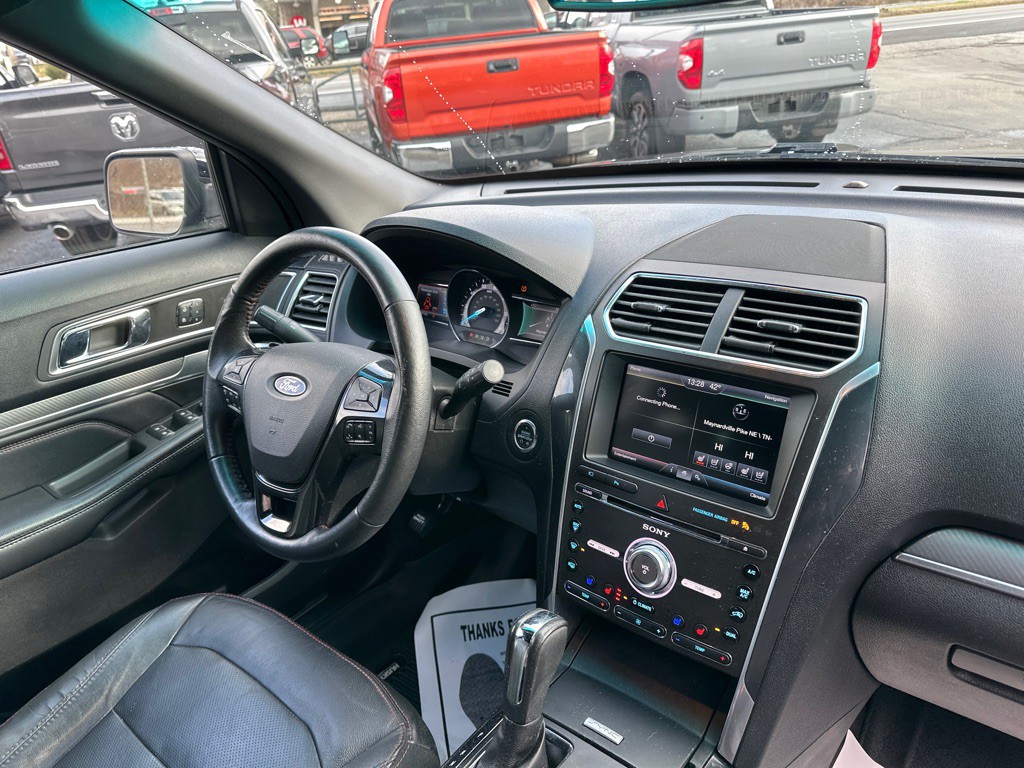 2016 Ford Explorer Image 9