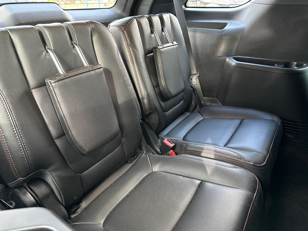 2016 Ford Explorer Image 11