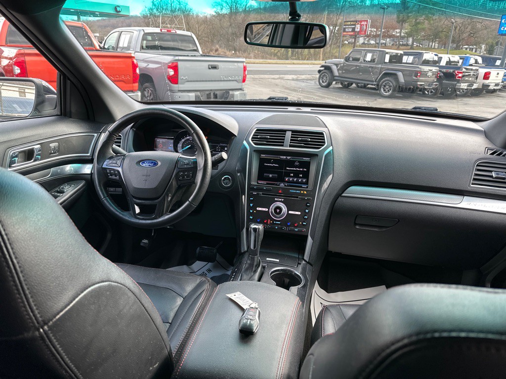 2016 Ford Explorer Image 12