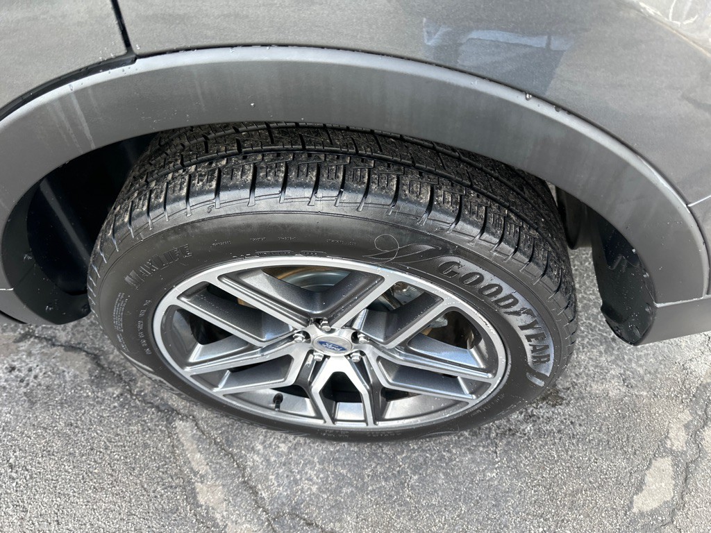 2016 Ford Explorer Image 13