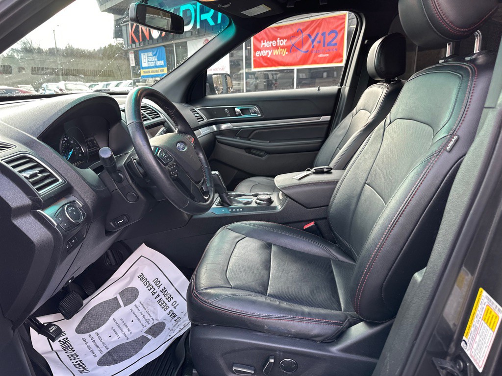 2016 Ford Explorer Image 18