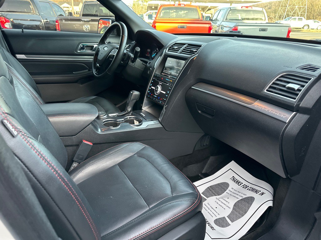 2016 Ford Explorer Image 7
