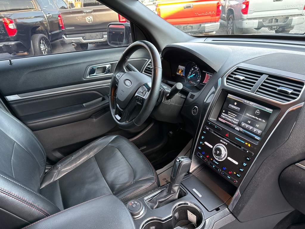 2016 Ford Explorer Image 8