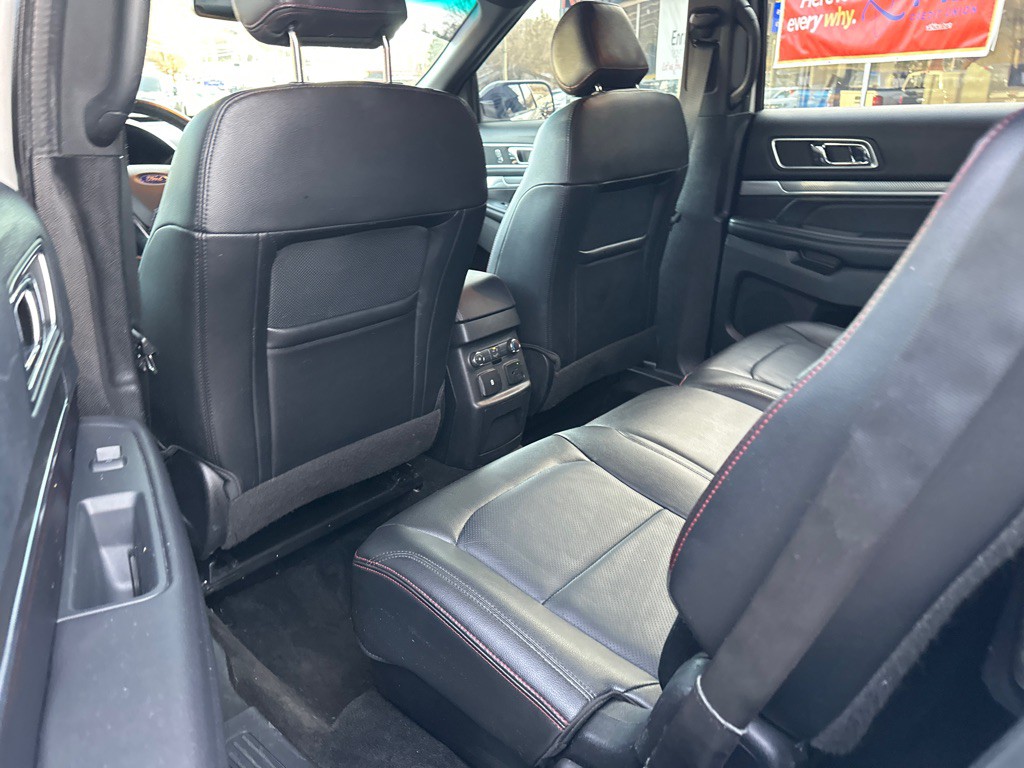 2016 Ford Explorer Image 13