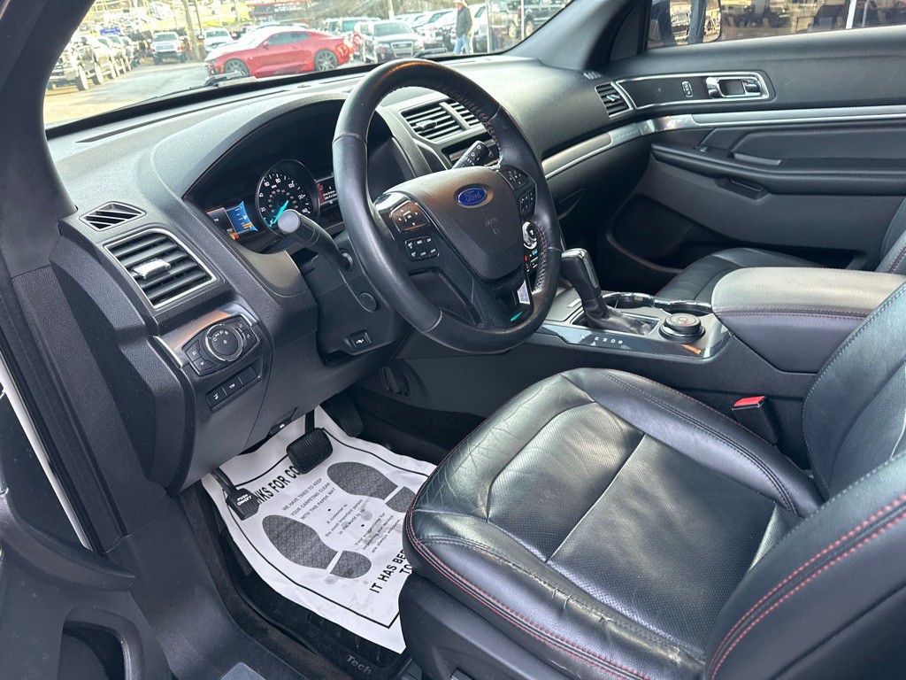 2016 Ford Explorer Image 14