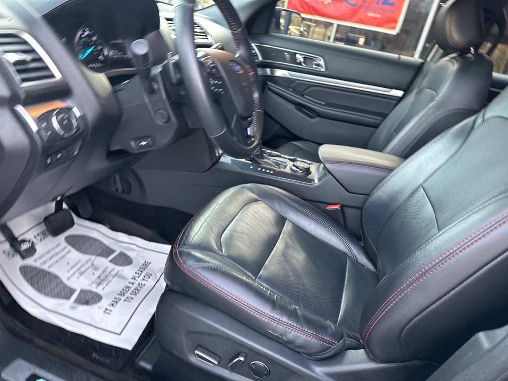 2016 Ford Explorer Image 18