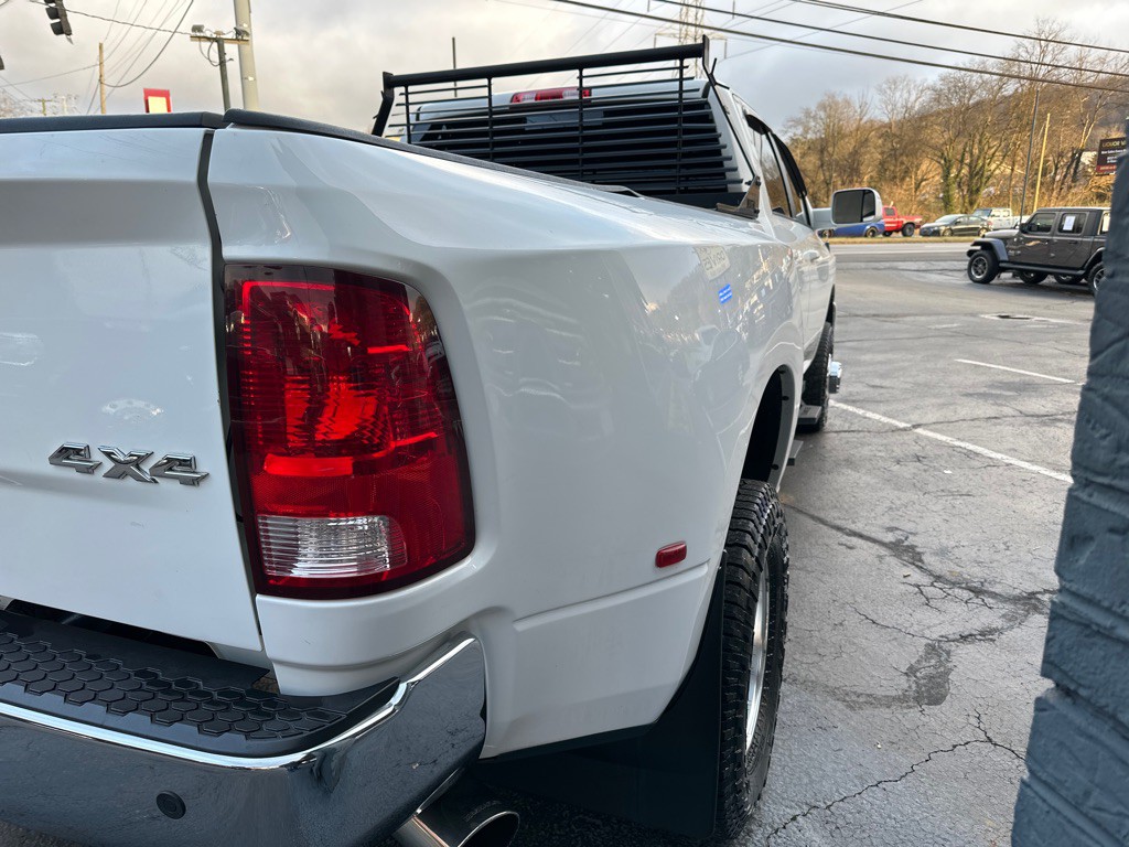 2015 RAM 3500 Image 3