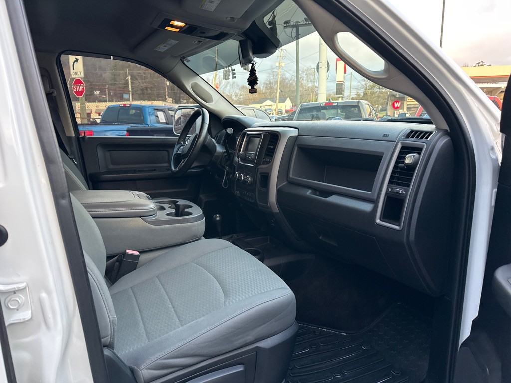 2015 RAM 3500 Image 7