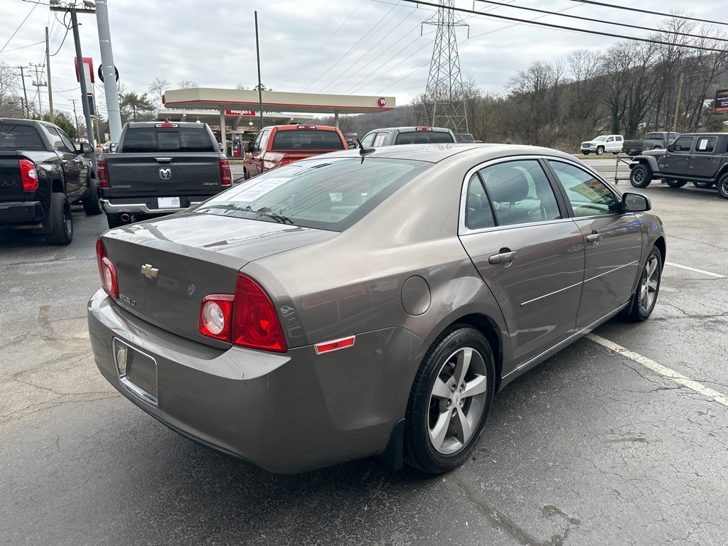 2011 Chevrolet Malibu Image 3