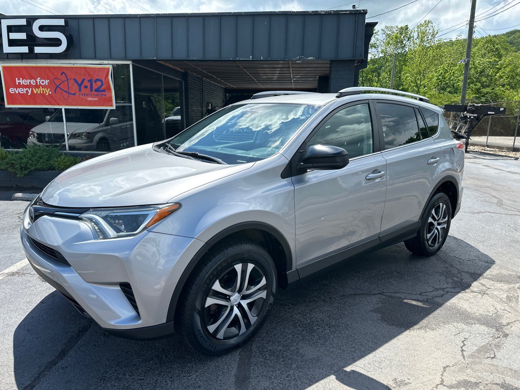 2017 Toyota Rav4 Image 1