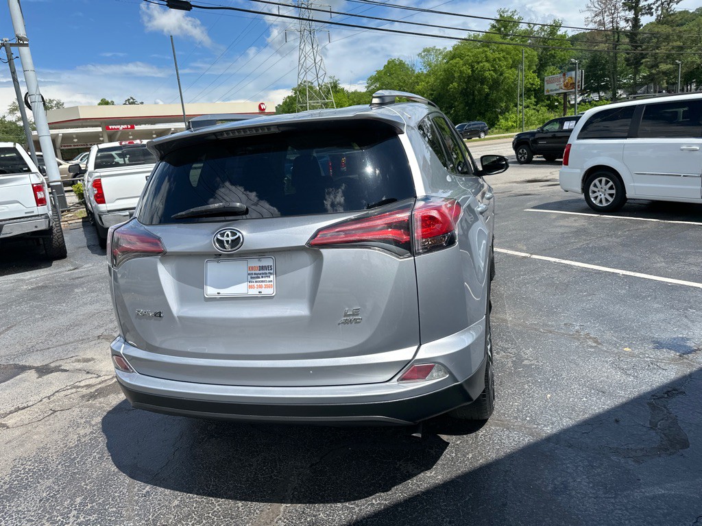 2017 Toyota Rav4 Image 3