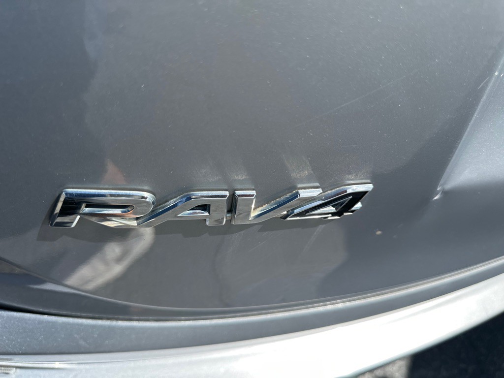 2017 Toyota Rav4 Image 12