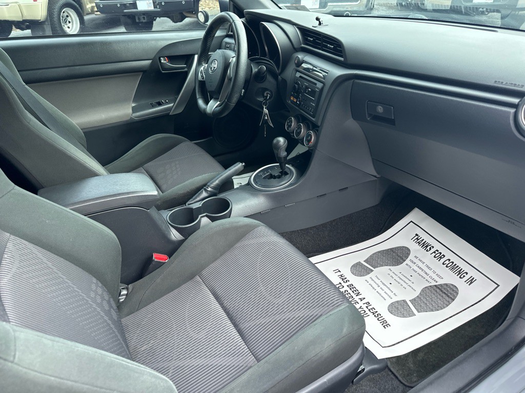 2012 Scion tC Image 7