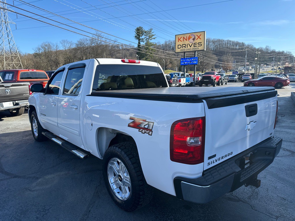 2011 Chevrolet Silverado 1500 Image 3