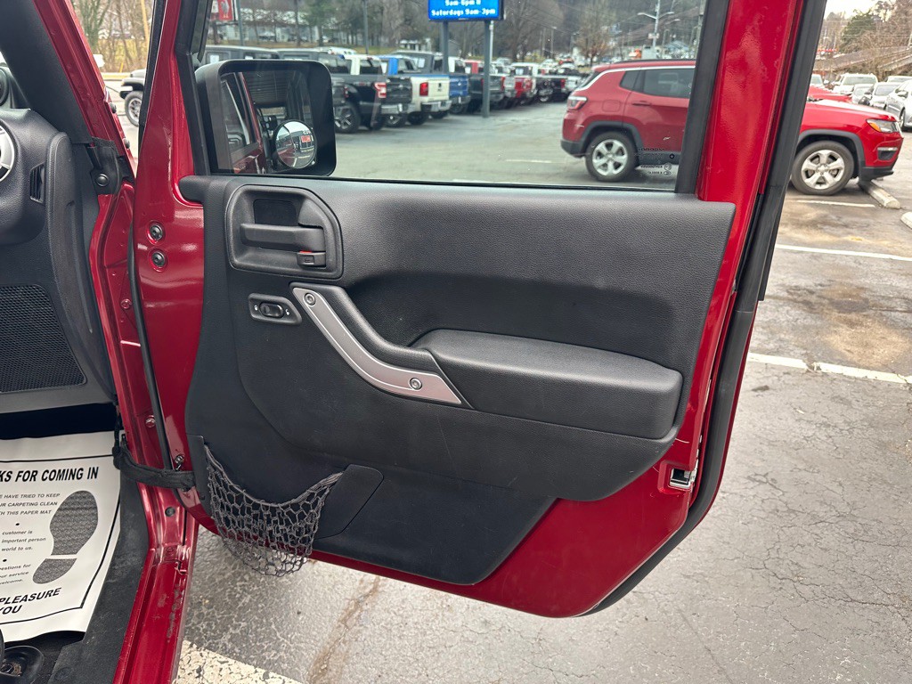 2013 Jeep Wrangler Unlimited Image 11