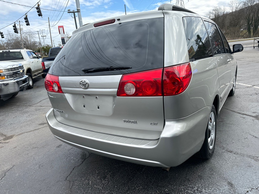 2009 Toyota Sienna Image 3