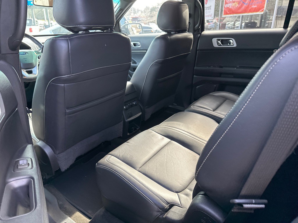 2015 Ford Explorer Image 12