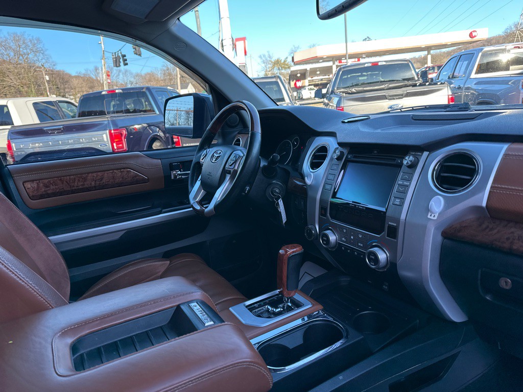 2016 Toyota Tundra Image 9
