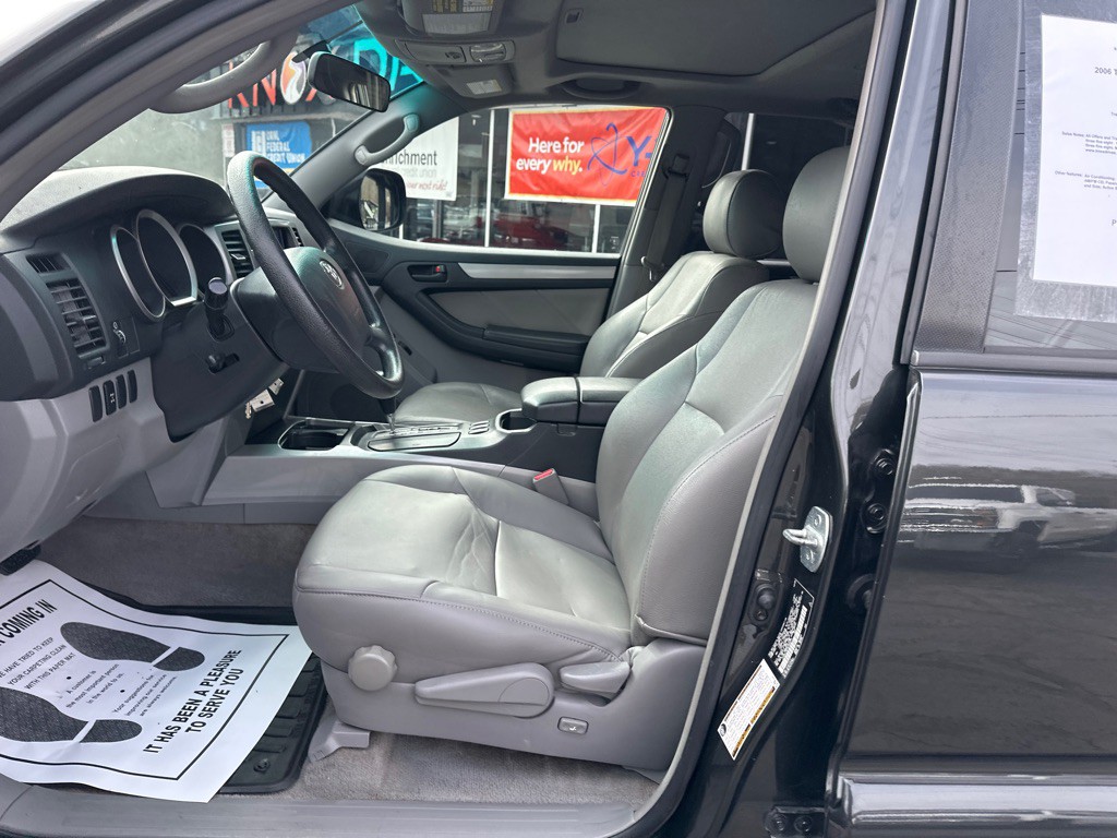 2006 Toyota 4Runner Image 18