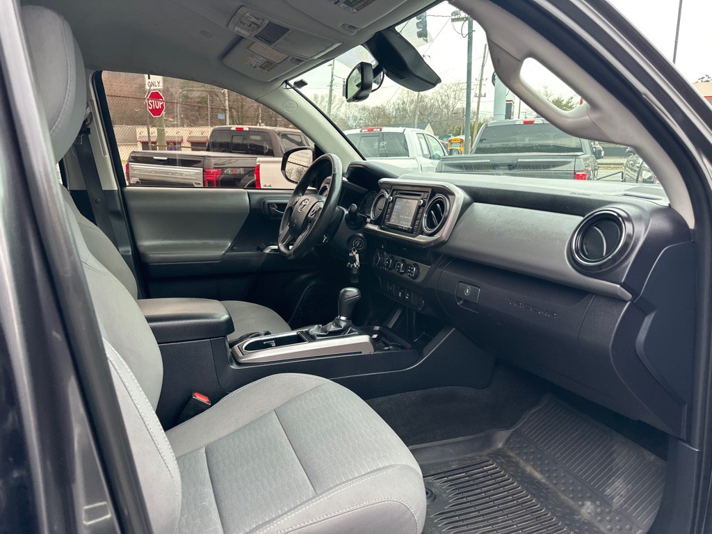 2019 Toyota Tacoma Image 7