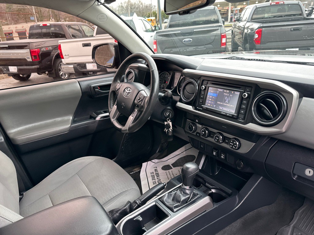 2019 Toyota Tacoma Image 8