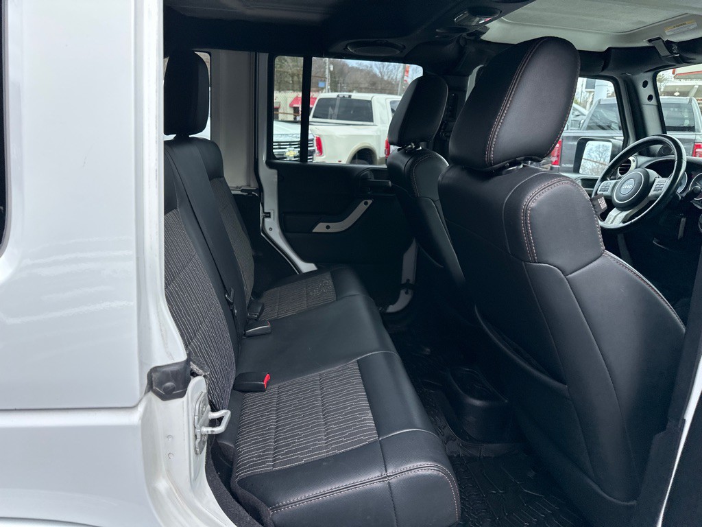 2012 Jeep Wrangler Unlimited Image 9