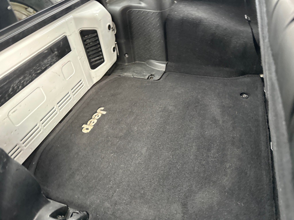 2012 Jeep Wrangler Unlimited Image 11