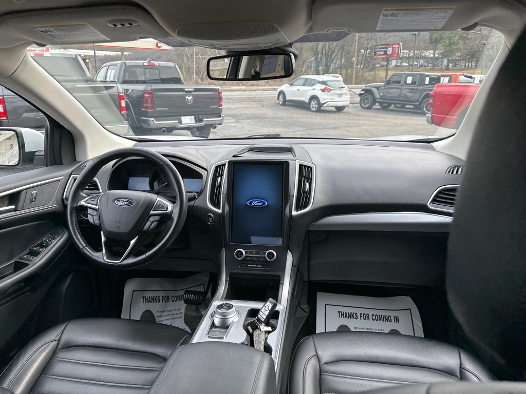 2022 Ford Edge Image 11