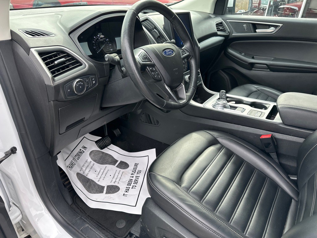 2022 Ford Edge Image 15