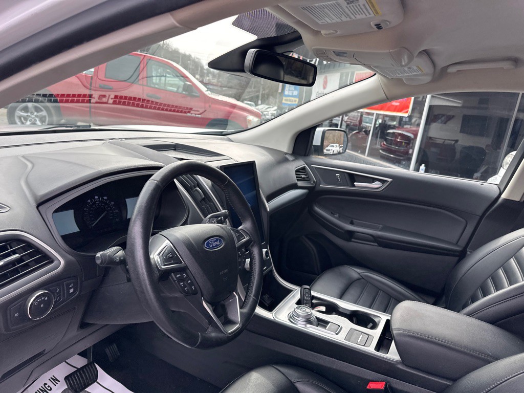 2022 Ford Edge Image 18