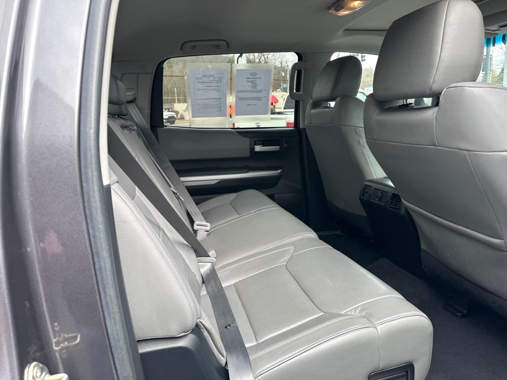 2016 Toyota Tundra Image 10