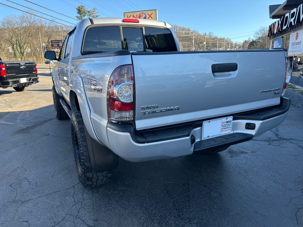 2013 Toyota Tacoma Image 2