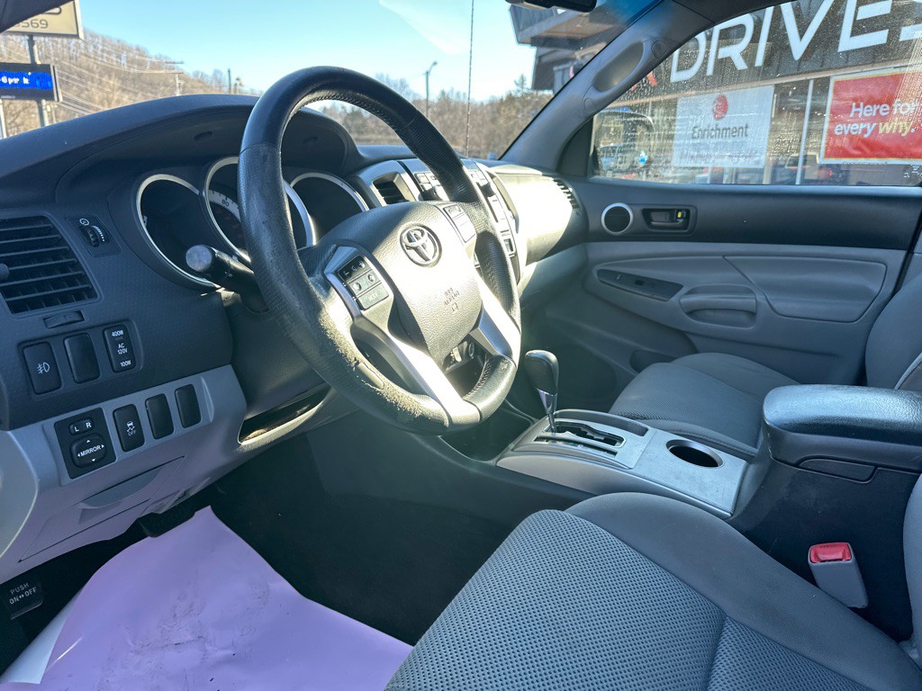 2013 Toyota Tacoma Image 13