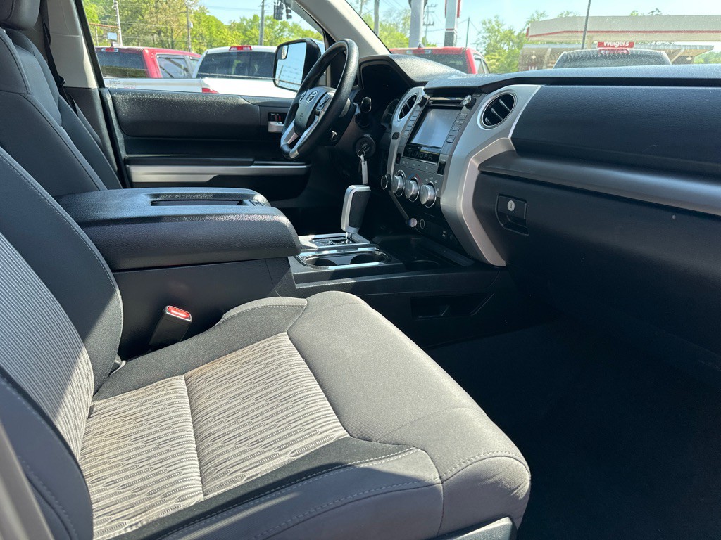 2016 Toyota Tundra Image 8