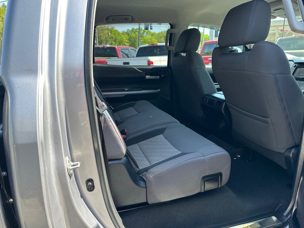 2016 Toyota Tundra Image 10