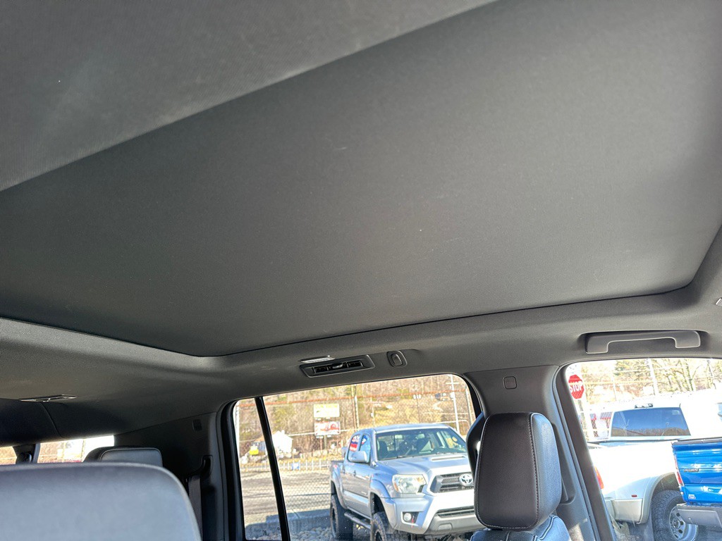 2021 Chevrolet Suburban Image 9