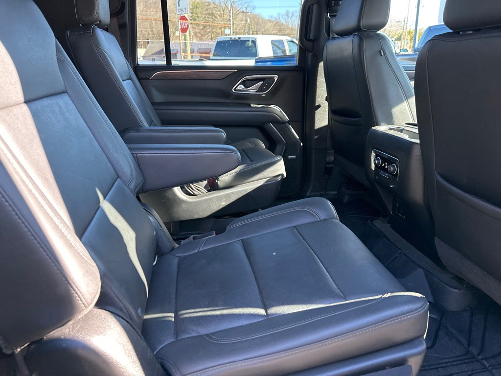 2021 Chevrolet Suburban Image 11