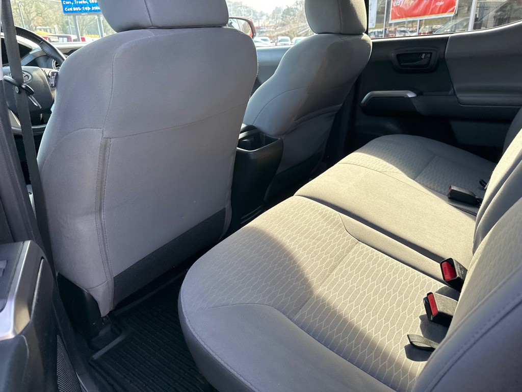 2017 Toyota Tacoma Image 12