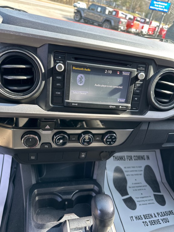 2017 Toyota Tacoma Image 15