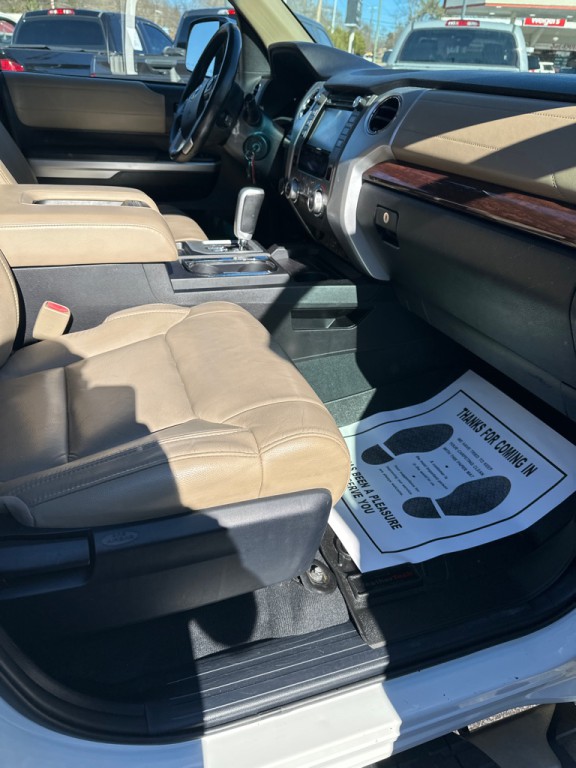 2015 Toyota Tundra Image 8